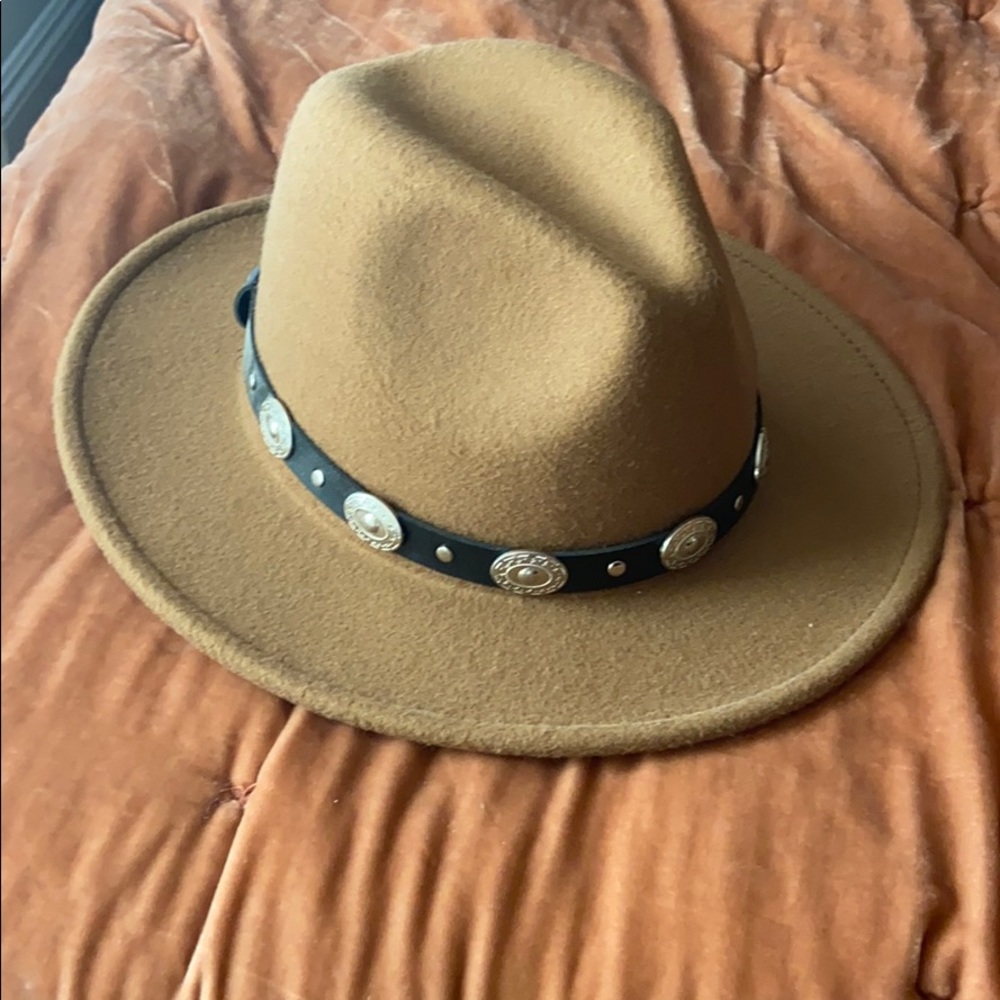 Felt rancher hat